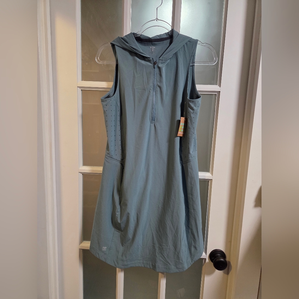 Title Nine NWT Blue Gray Hooded Tennis Golf Spring Summer Dress Size 6 Small